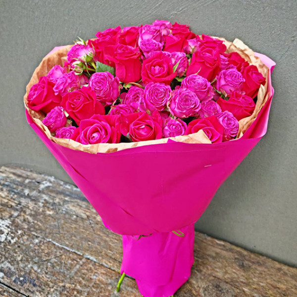 Bouquet of pink roses