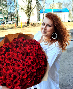 give flowers on March 8